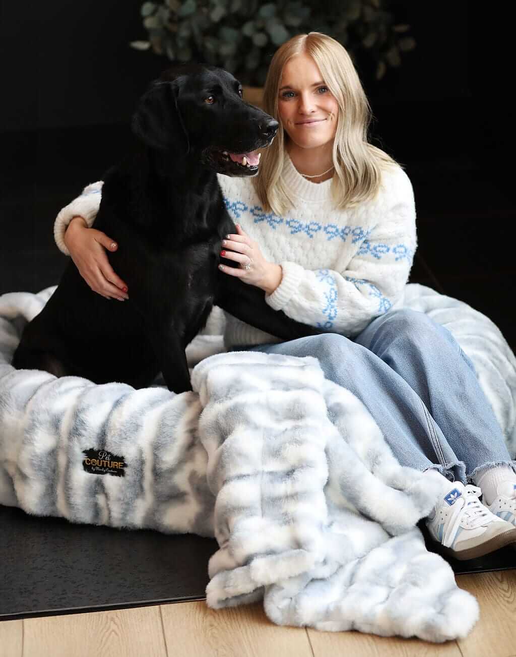 Cloudy Day Blue Pet Bed - Image 8