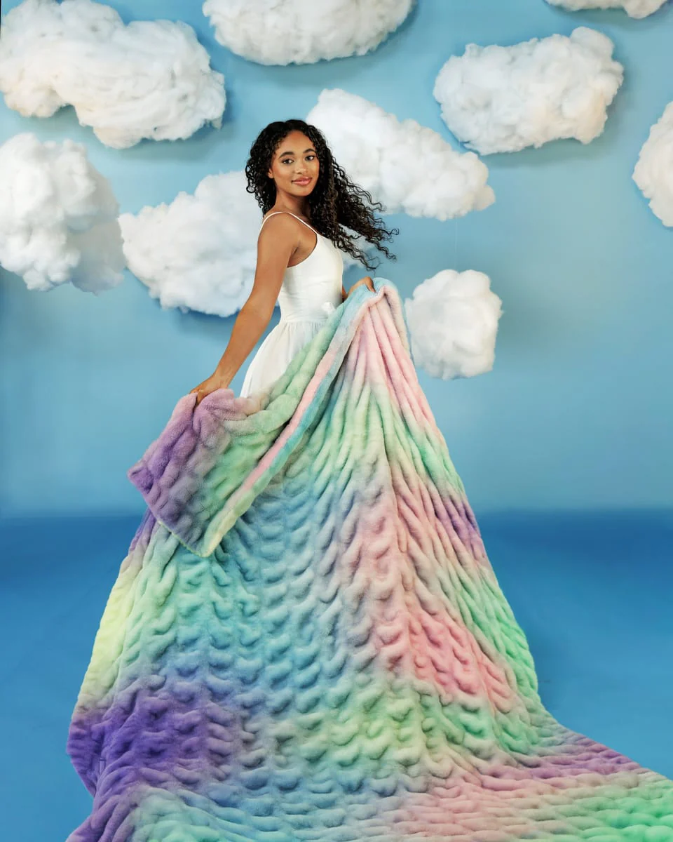 Hugs Aurora Blanket - Image 2