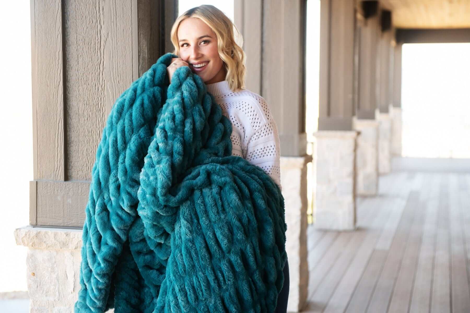 Hugs Deep Lake Blanket - Image 5