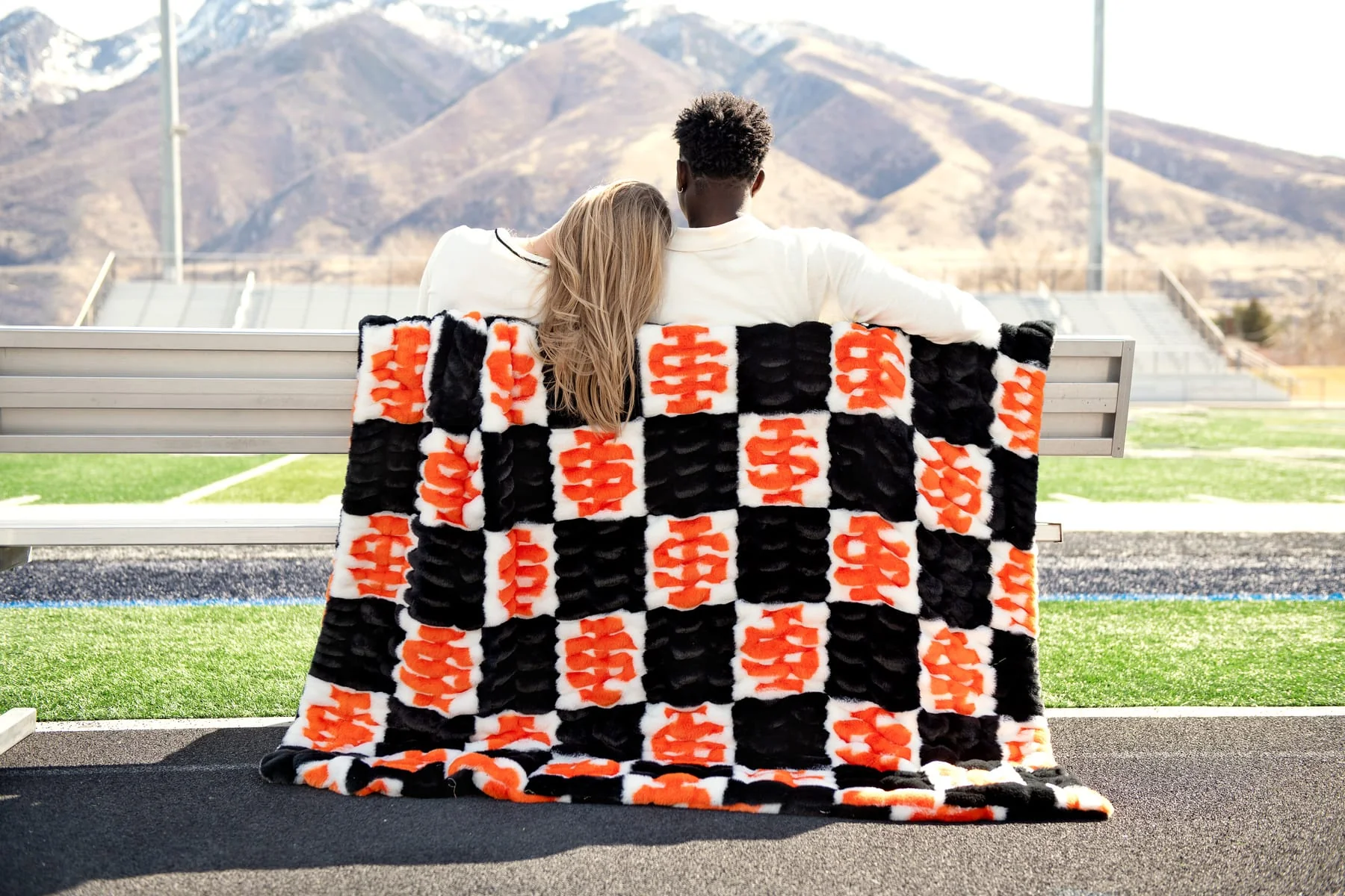 Idaho State Bengals Blanket - Hugs - Image 3