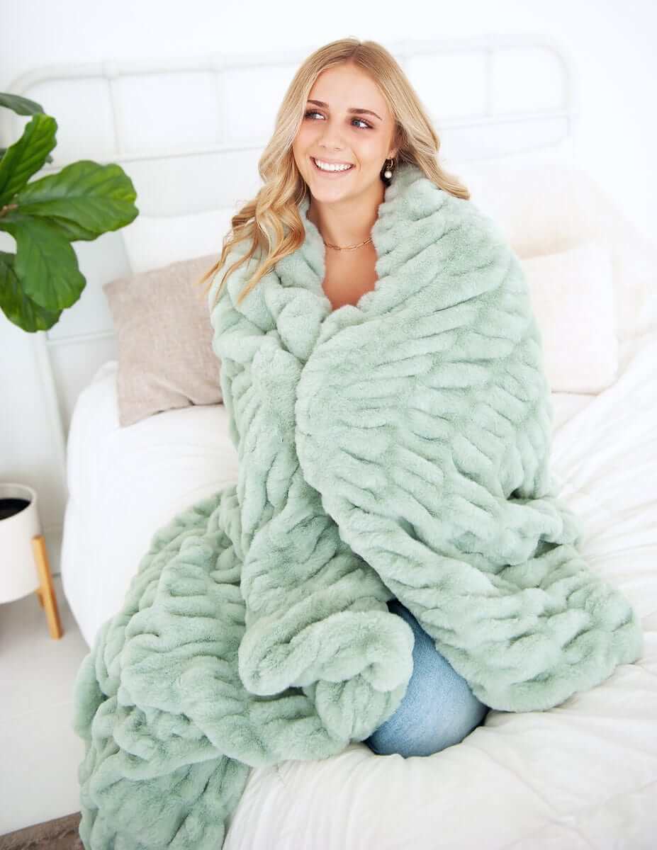 Hugs Mist Blanket - Image 4
