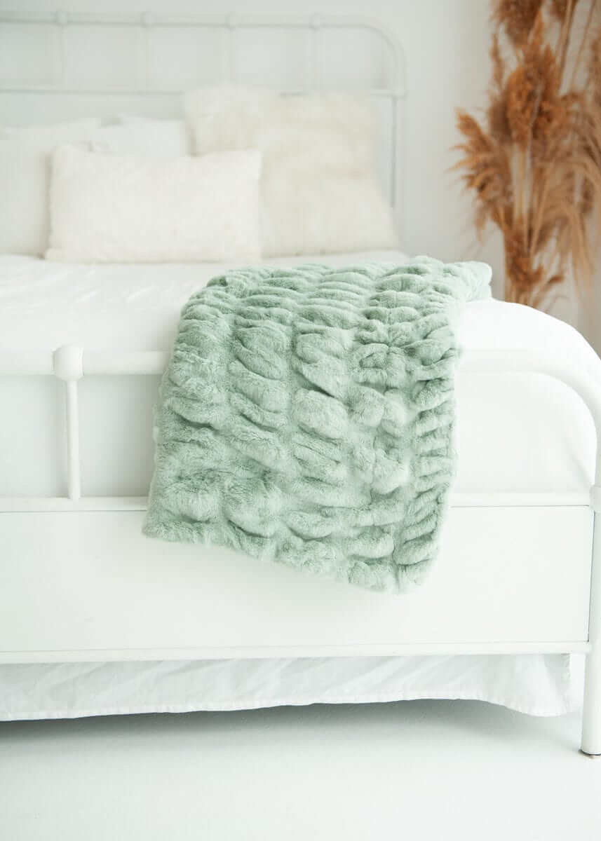Hugs Mist Blanket - Image 5