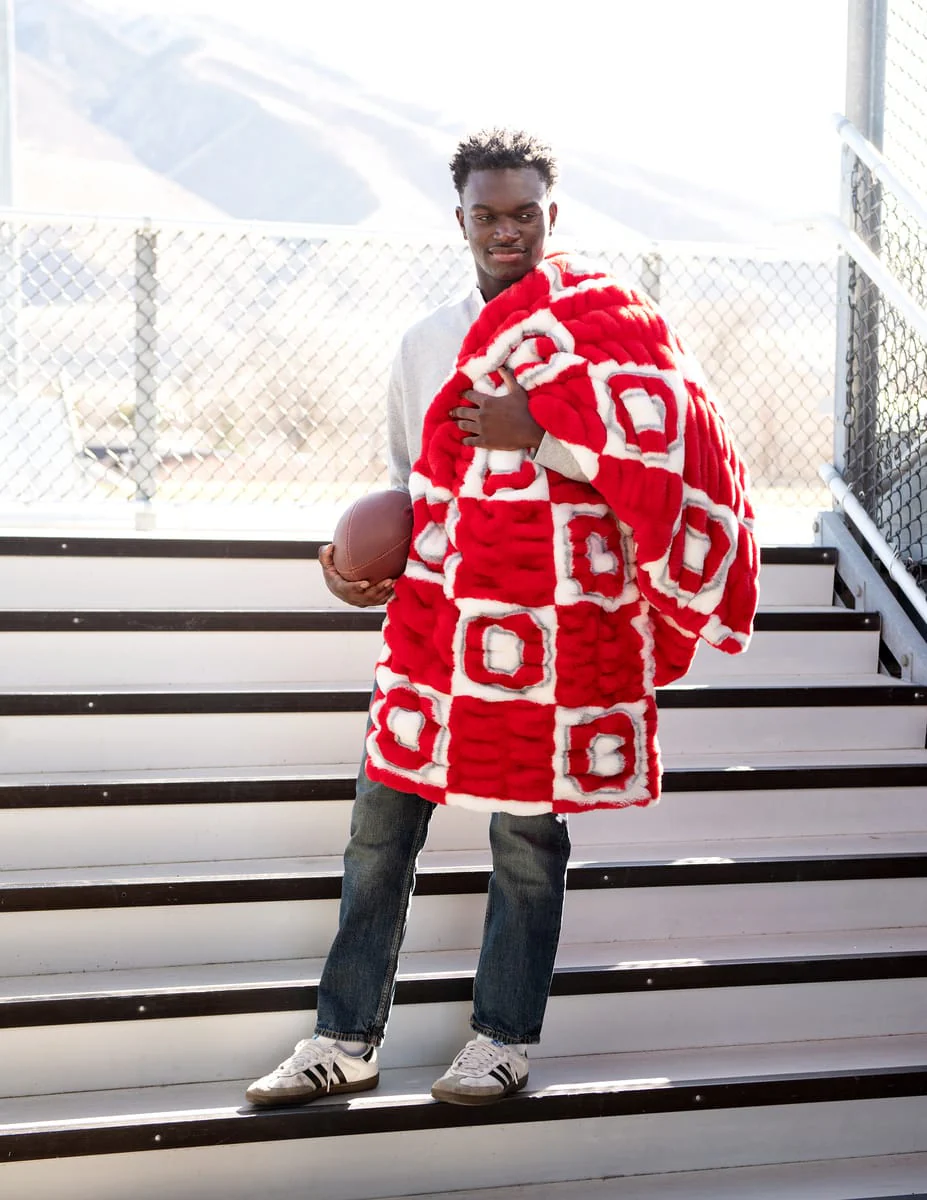 Ohio State Buckeyes Blanket - Hugs - Image 4