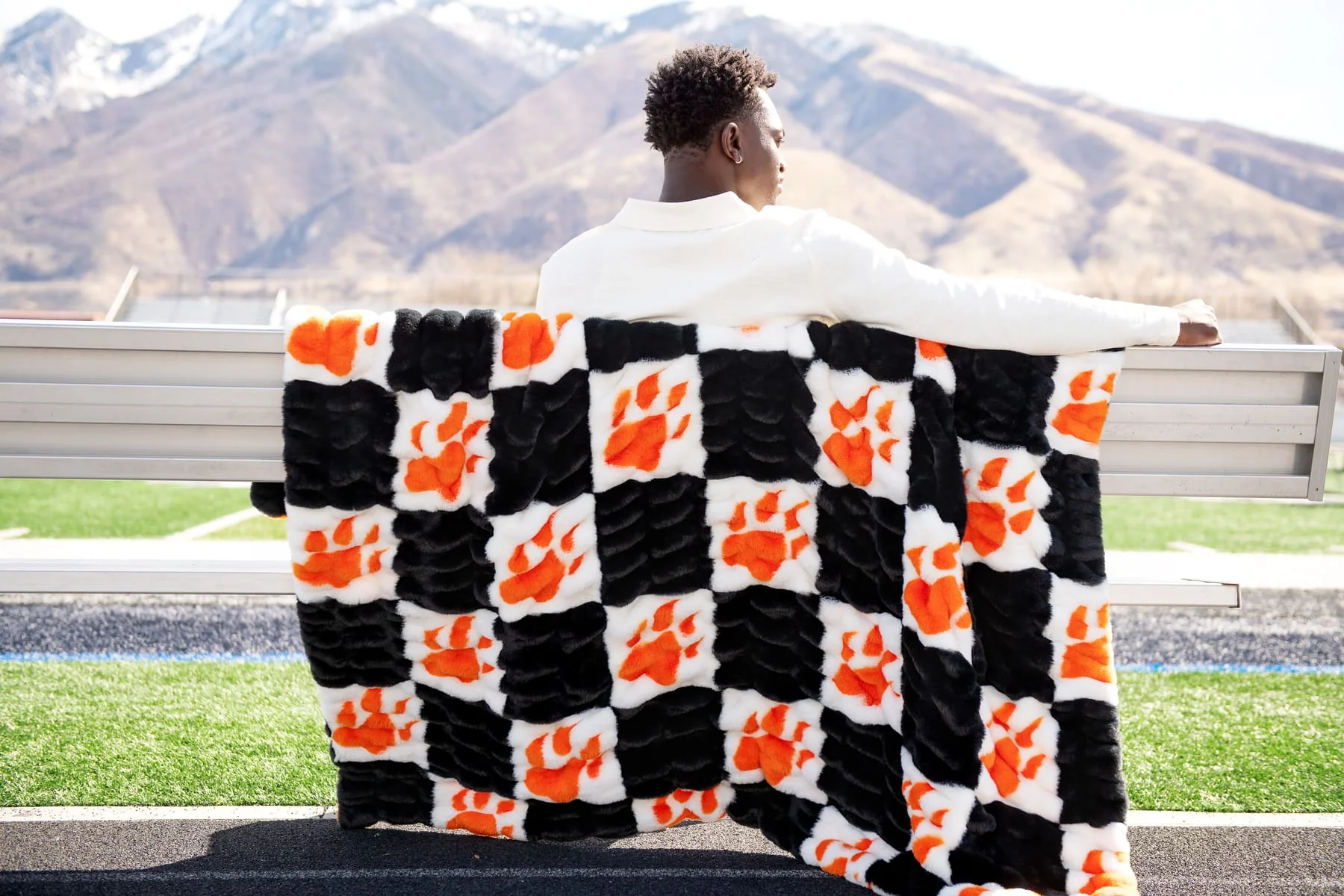 Sam Houston State Bearkats Blanket - Hugs - Image 3