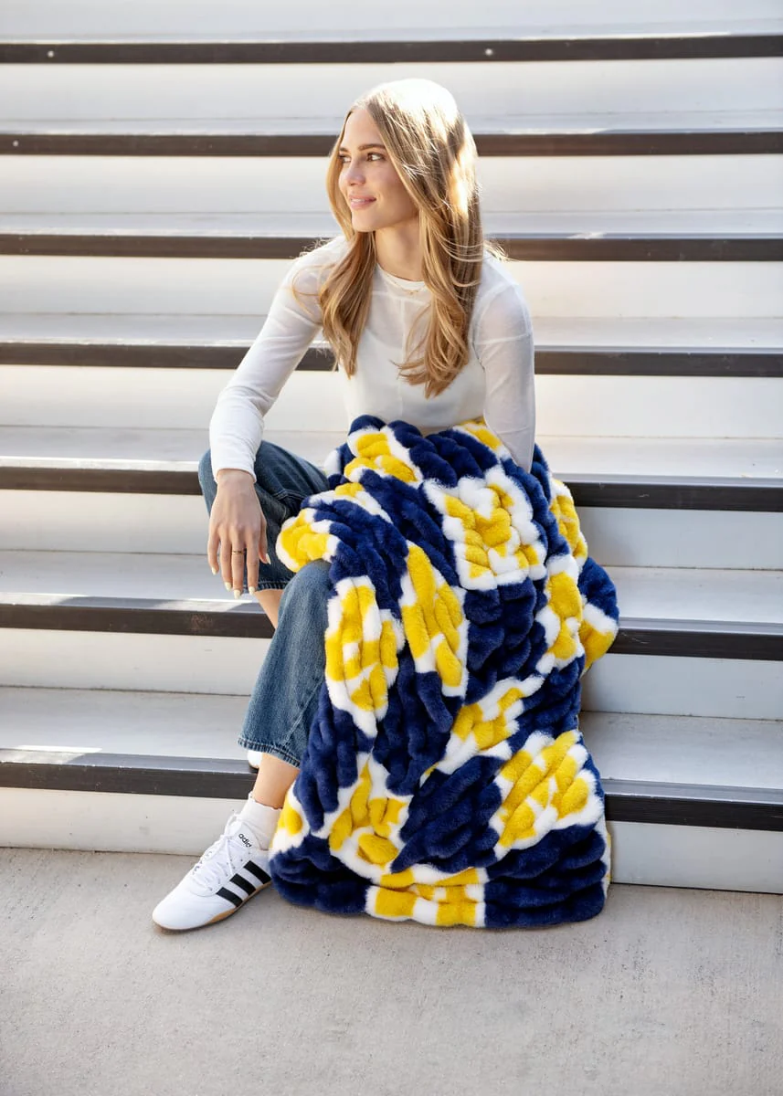 University of Michigan Wolverines Blanket - Hugs - Image 5