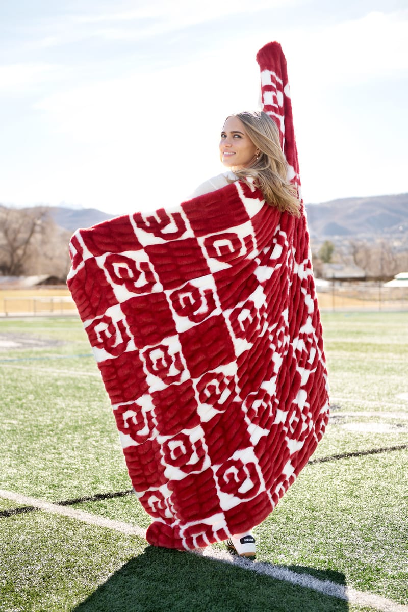 University of Oklahoma Sooners Blanket - Hugs - Image 4